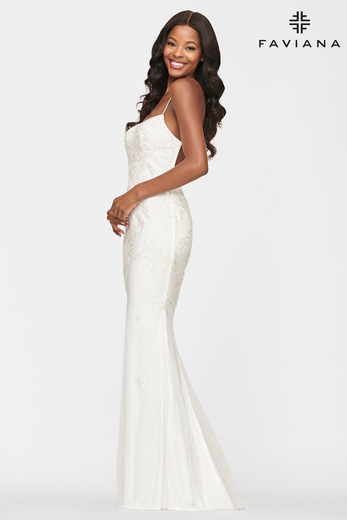 White Long Tulle Prom Dress With Beaded Applique And Scoop Neckline