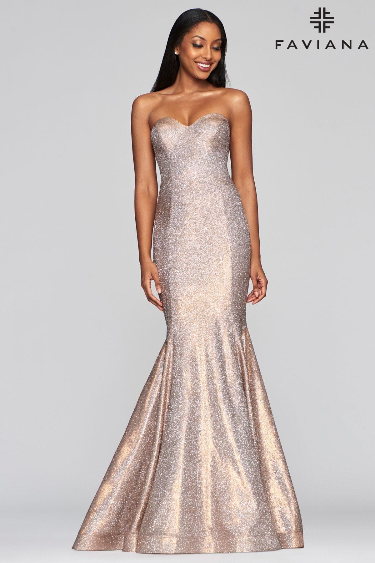Metallic Sparkly Mermaid Long Dress With Strapless Sweetheart Neckline Metallic Sparkly Mermaid Long Dress With Strapless Sweetheart Neckline