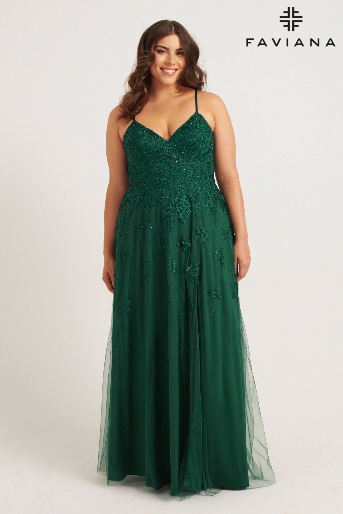 Plus Size V-Neck Lace and Tulle Flowy Gown | 9552