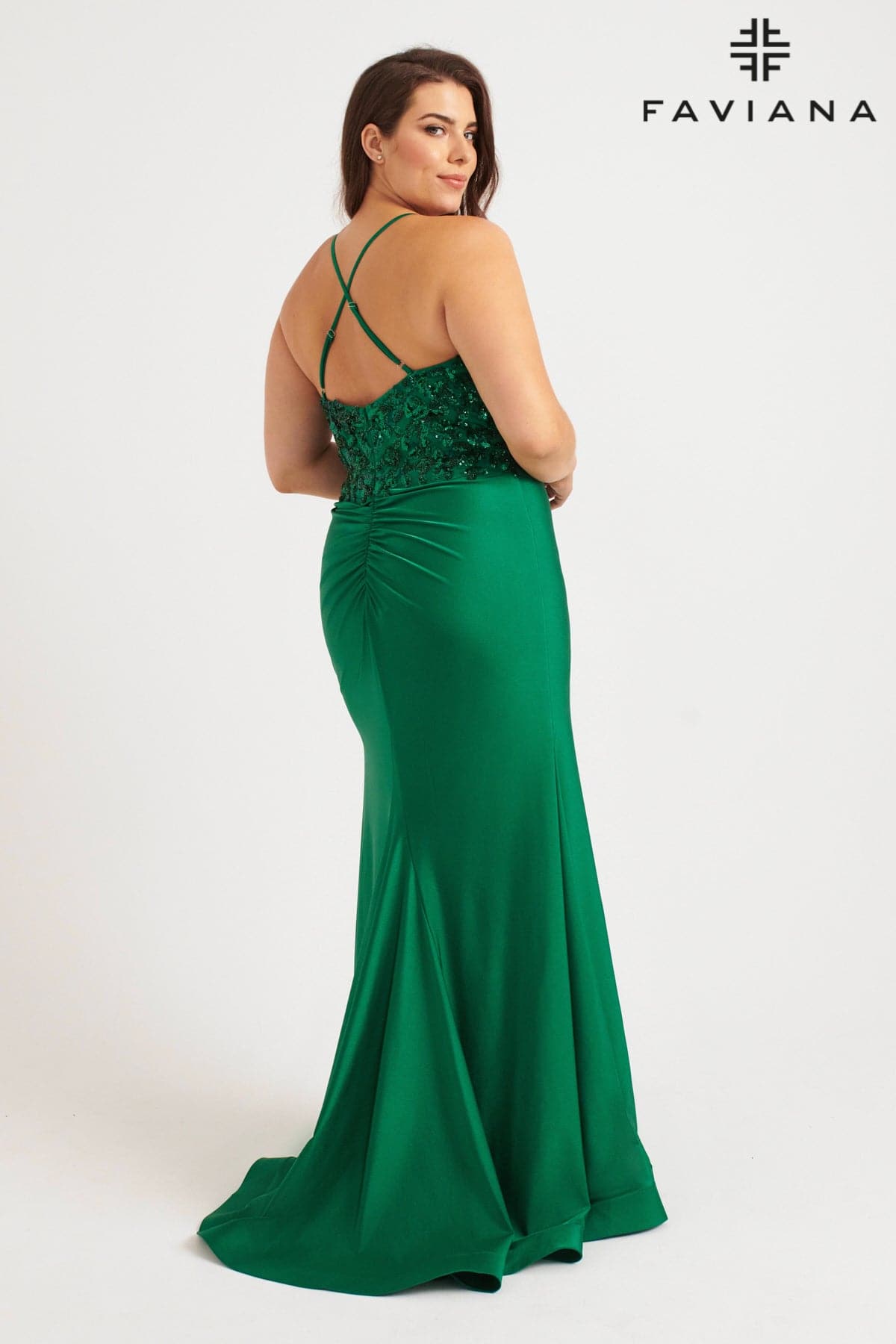 Dark Green Plus Size Scoop Neck Gown With Sequin Applique | 9570