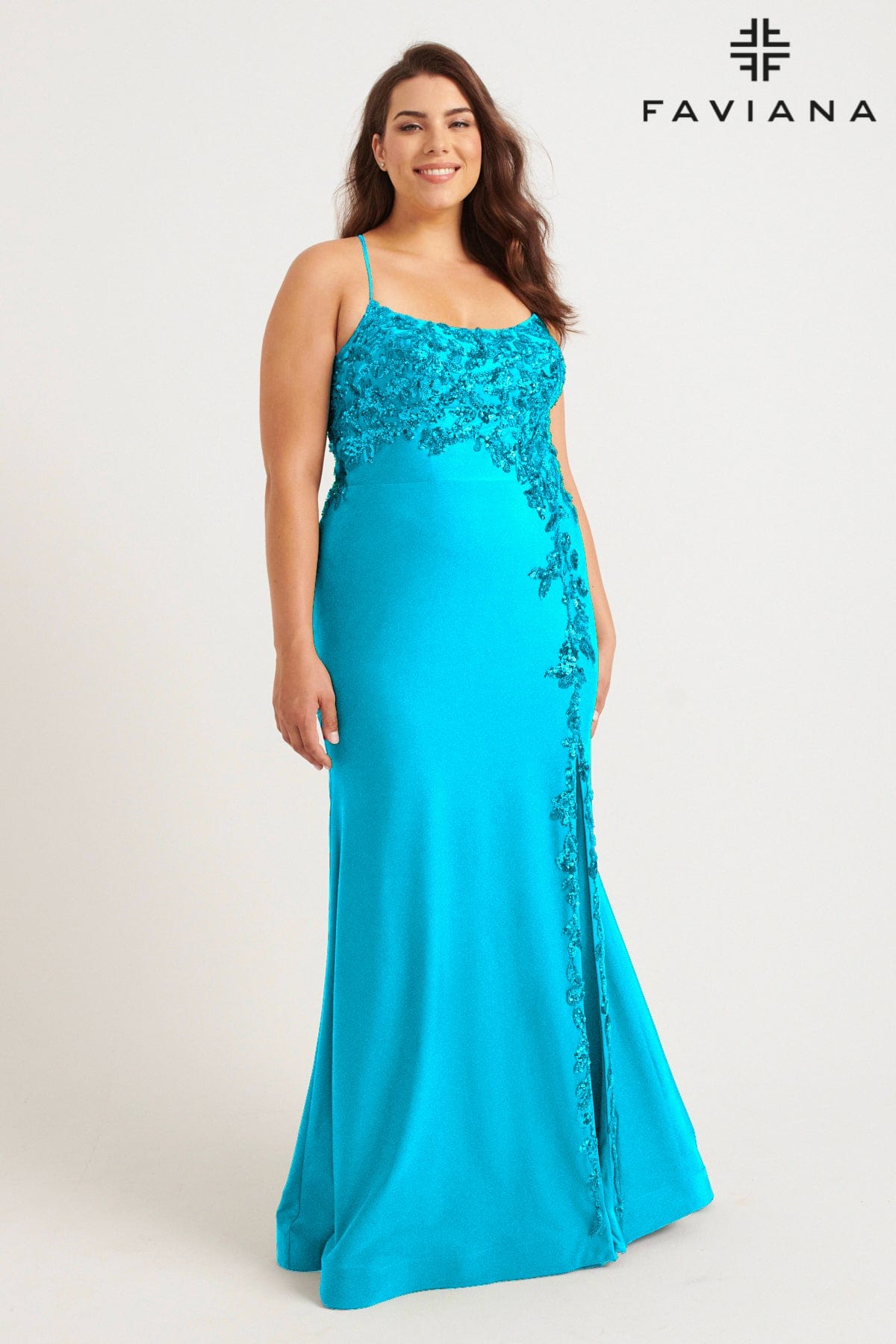 Plus Size Scoop Neck Gown With Sequin Applique | 9570