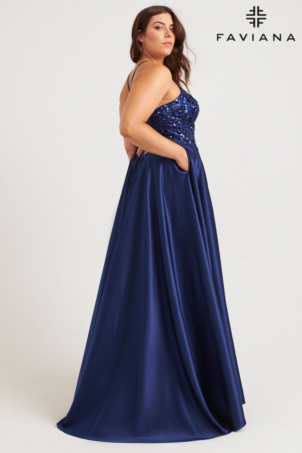 Plus Size V-Neck Silky Gown With Sequin Appliqué Bodice | 9578