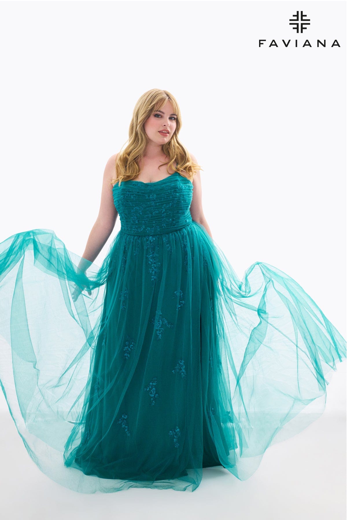 Plus Size Flowy Beaded Applique Dress With Tulle Overlay | 9598