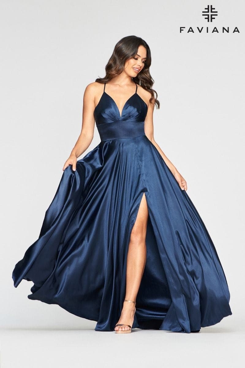 Faviana navy clearance blue prom dress