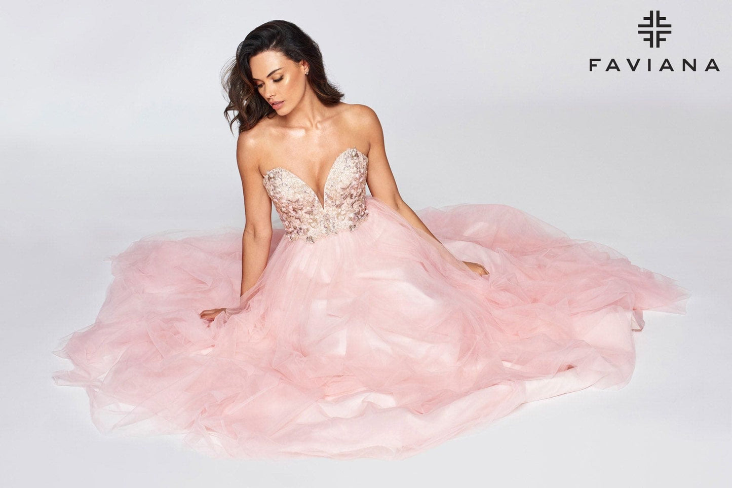 Long Tulle Strapless Prom Dress Ball Gown With Sweetheart Neckline
